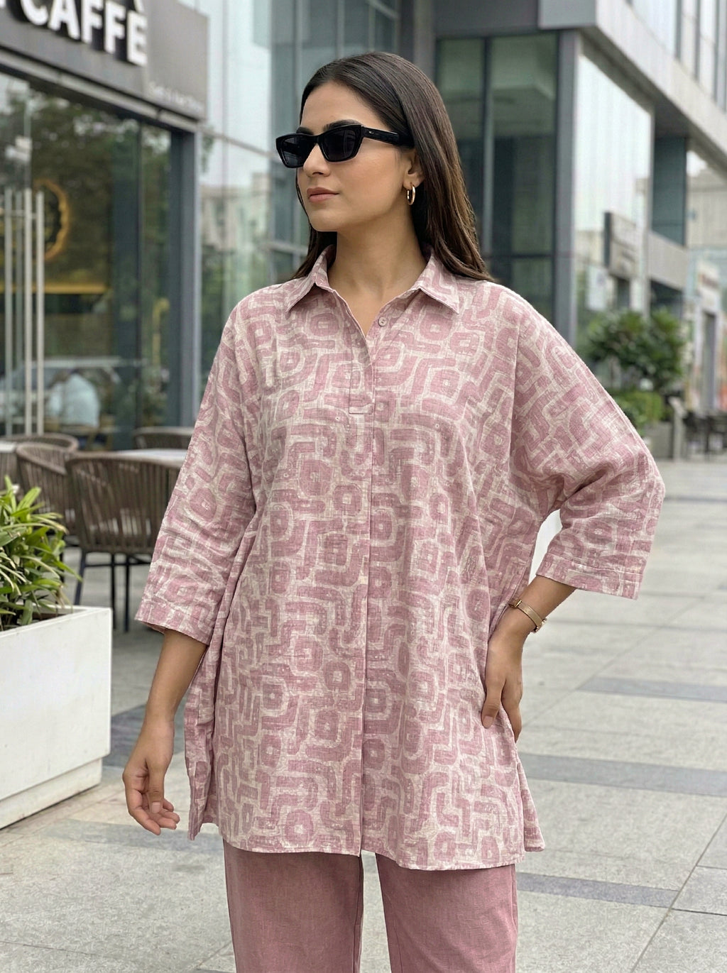 Dusty rose cotton linen kaftan shirt and pant set from Karchobi, featuring an abstract print and relaxed fit.