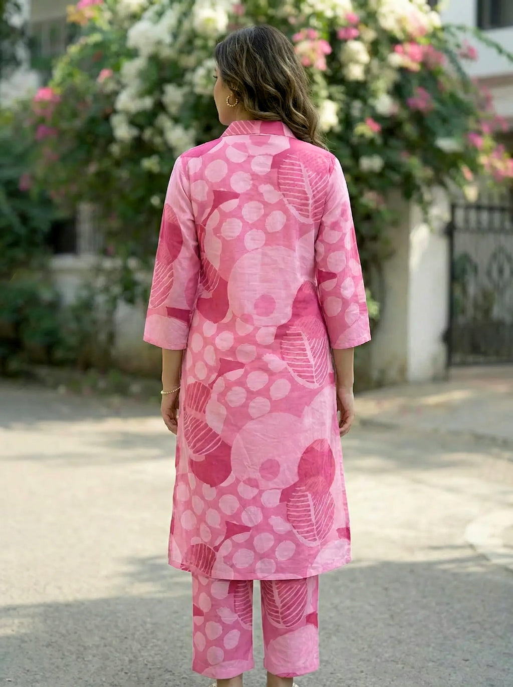 PINK ABSTRACT PRINT KURTA PANT CO-ORD SET - KARCHOBI